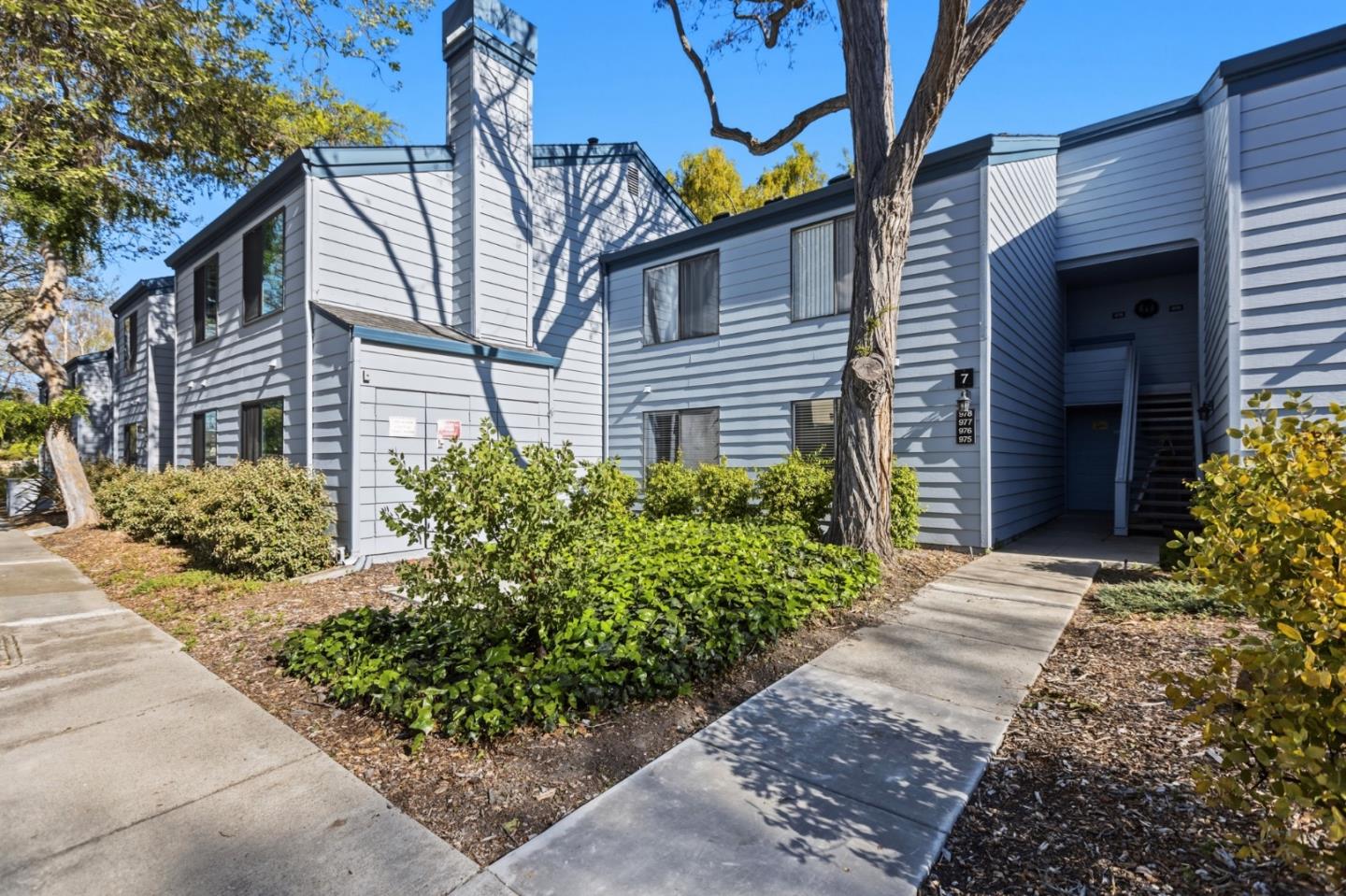 905 West Middlefield Road, Unit 975 Mountain View, CA 94043 - Photo 27 of 43