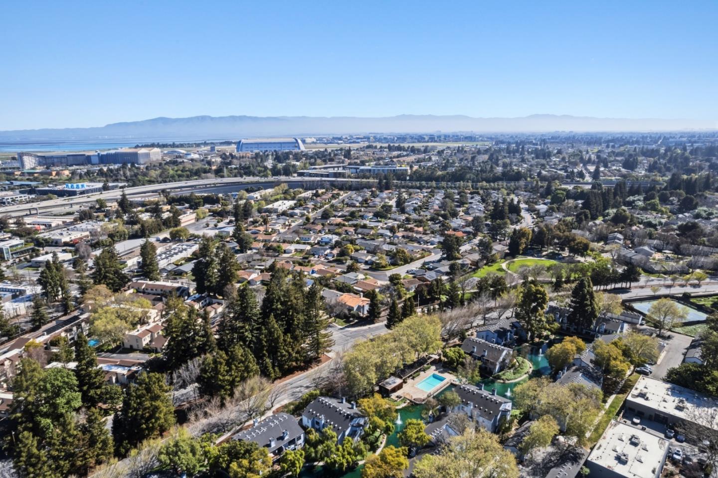 905 West Middlefield Road, Unit 975 Mountain View, CA 94043 - Photo 39 of 43