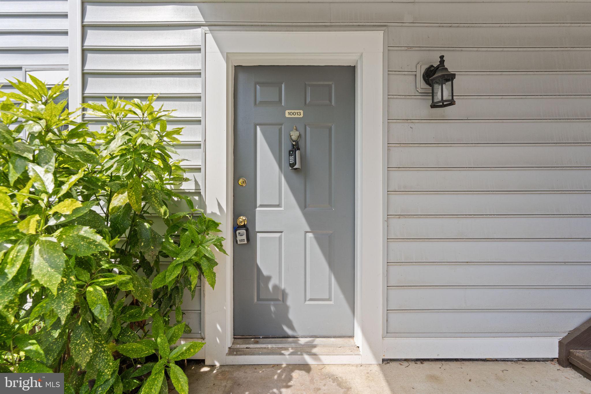10013 Oakton Terrace Road Oakton, VA 22124 - Photo 1 of 52 Welcoming front entry