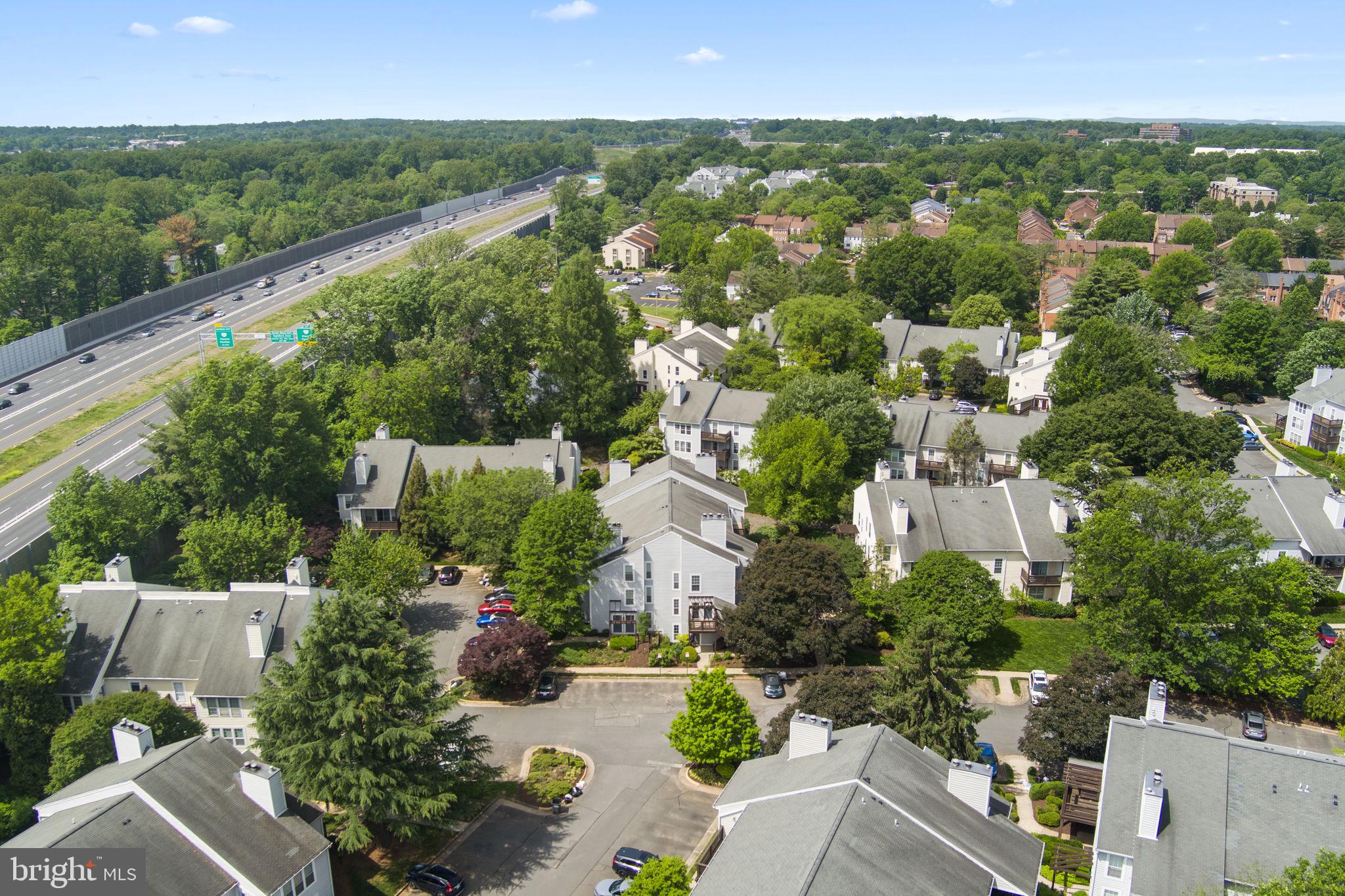 10013 Oakton Terrace Road Oakton, VA 22124 - Photo 47 of 52 Aerial view