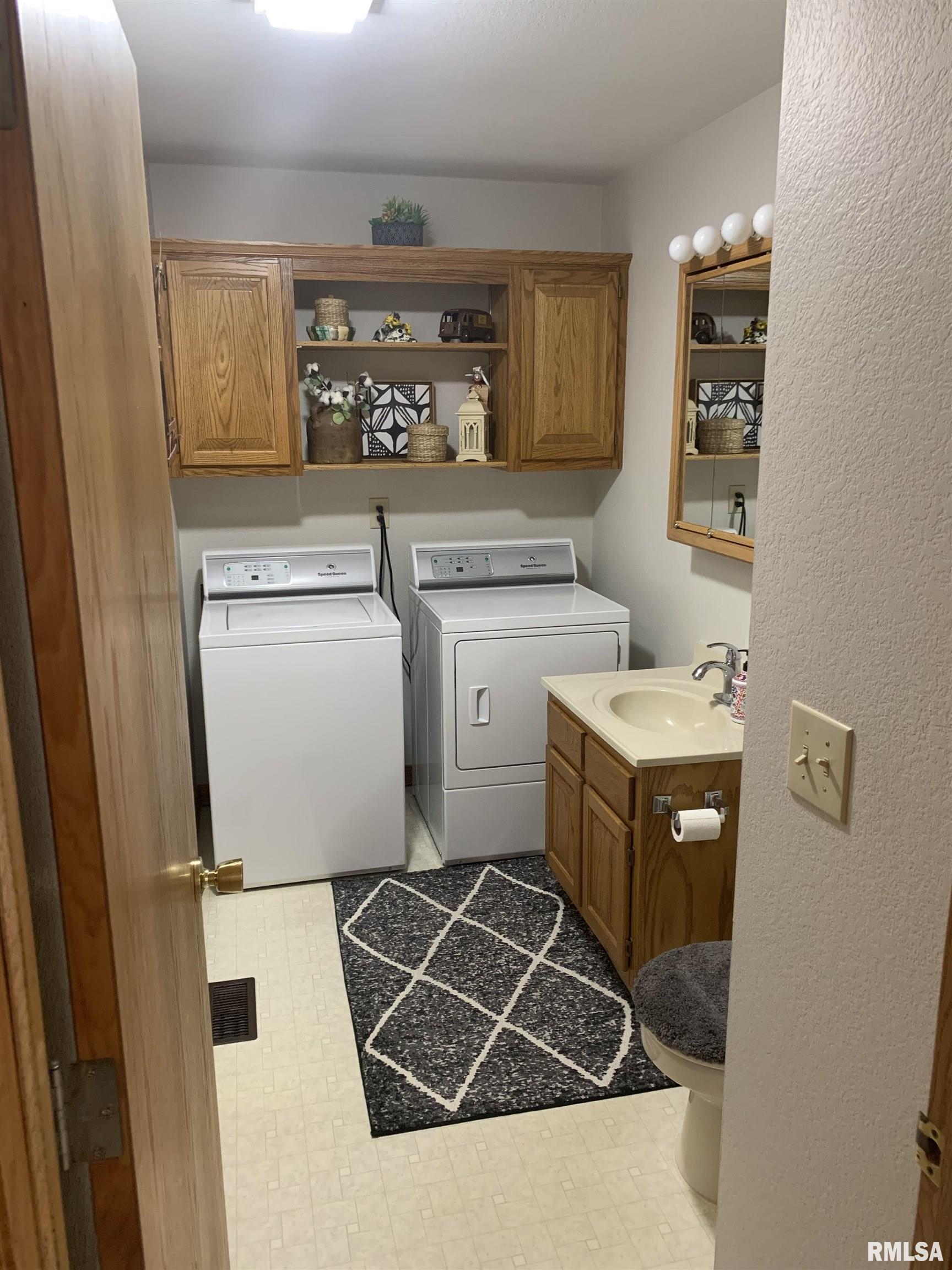 528 Hillbrook Estates Road Galesburg, IL 61401 - Photo 20 of 44