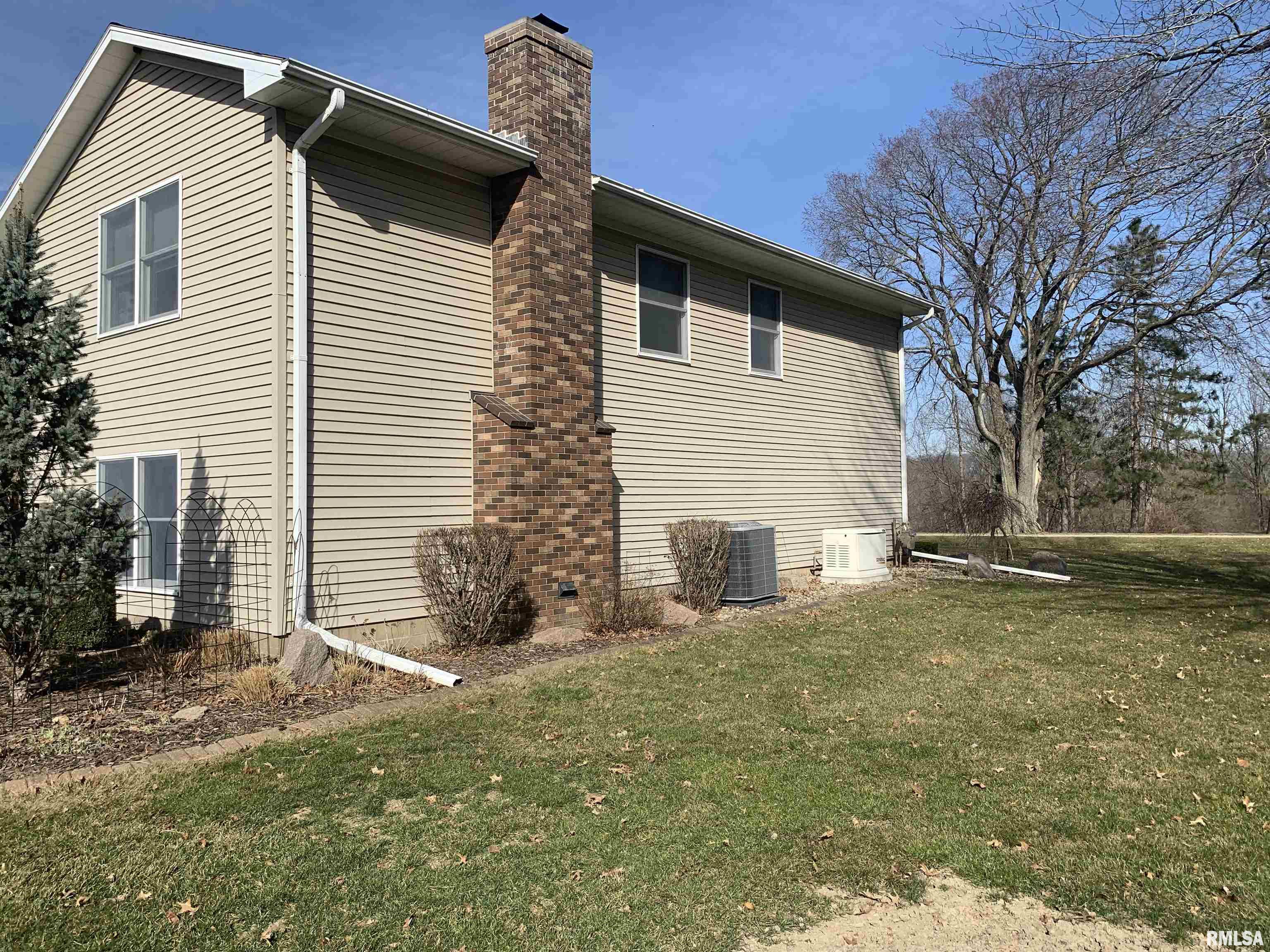 528 Hillbrook Estates Road Galesburg, IL 61401 - Photo 3 of 44