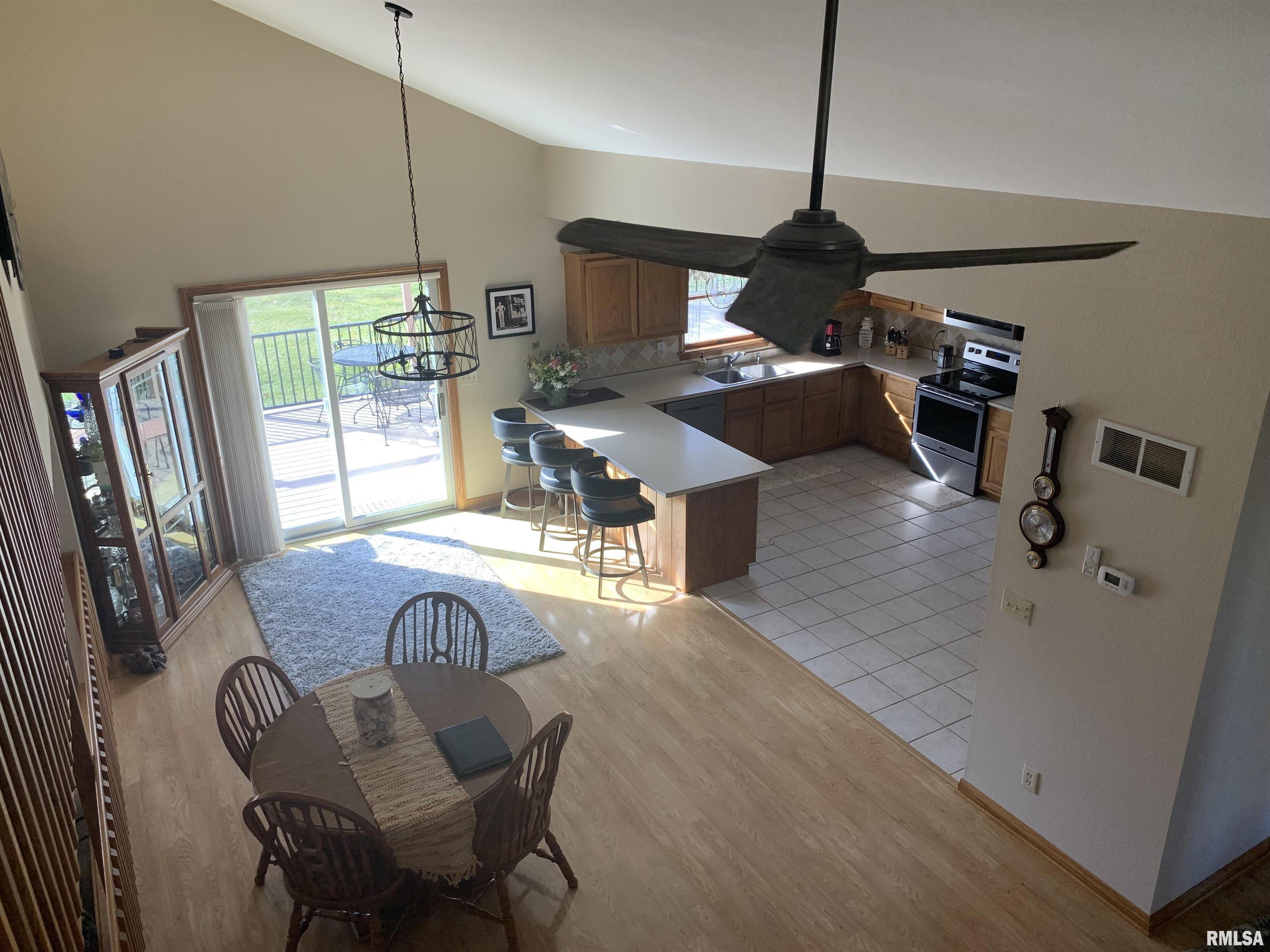 528 Hillbrook Estates Road Galesburg, IL 61401 - Photo 7 of 44