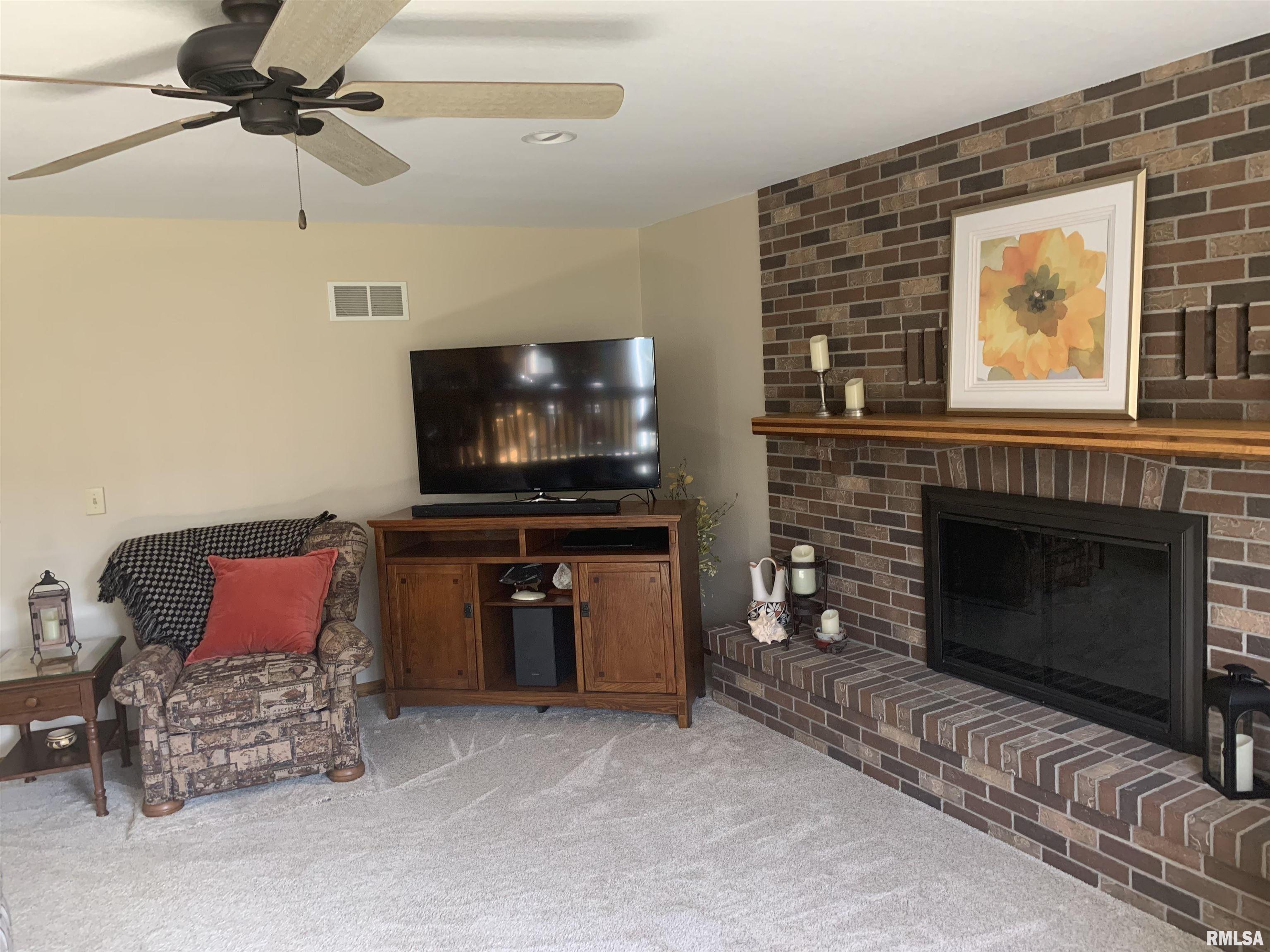 528 Hillbrook Estates Road Galesburg, IL 61401 - Photo 10 of 44