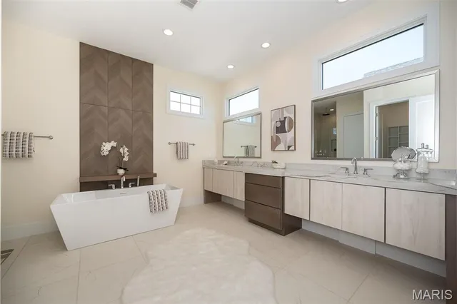 $2,375,000 | 1205 Patchwork Fields, Chesterfield, MO 63005