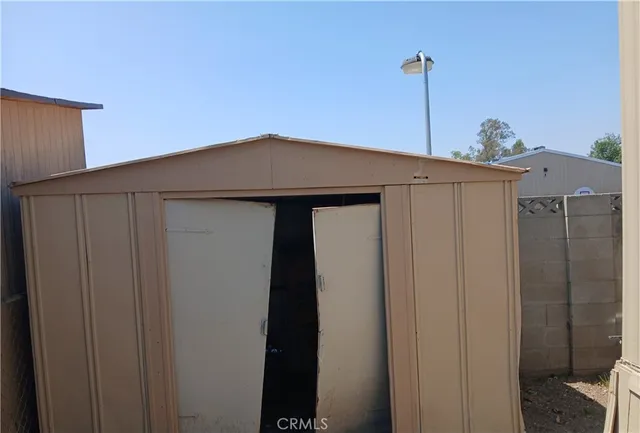 $185,000 | 250 Linden Avenue, Rialto, CA 92376