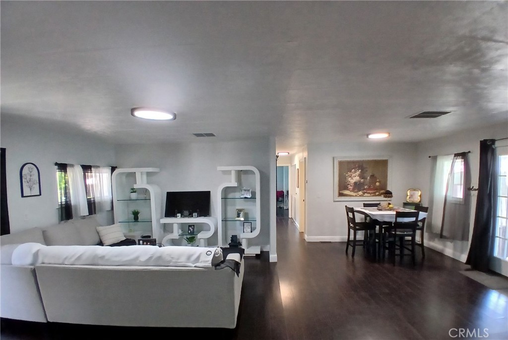 250 Linden Avenue Rialto, CA 92376 - Photo 8 of 31