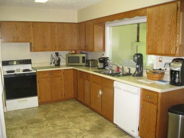 4060 Jordan Road Martinsville, IN 46151 - Photo 3 of 13 Gallery Image 3