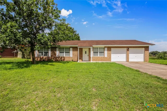 $229,900 | 939 North San Patricio Street, Goliad, TX 77963
