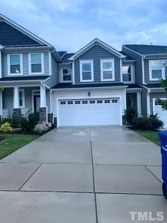 $1,995 | 612 Creekway Drive, Fuquay-Varina, NC 27526