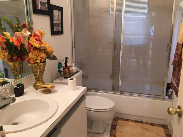 19960 Rima Circle Boca Raton, FL 33434 - Photo 13 of 29 2nd Bathroom 1