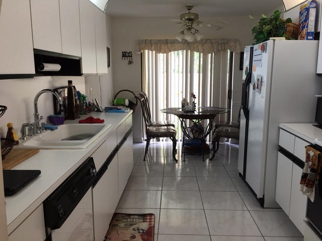 19960 Rima Circle Boca Raton, FL 33434 - Photo 5 of 29 Kitchen 1