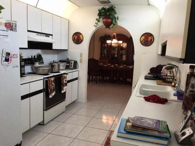 19960 Rima Circle Boca Raton, FL 33434 - Photo 6 of 29 Kitchen 2