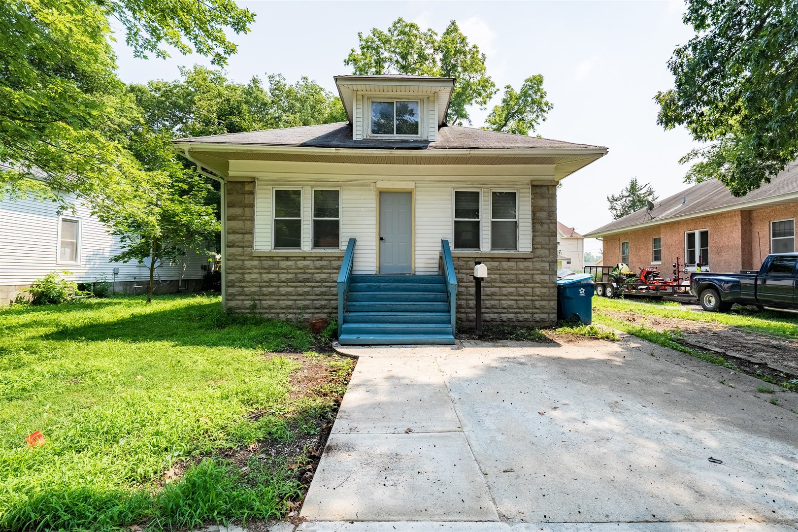 804 North Walnut Street Pontiac, IL 61764 - Photo 33 of 38 a view of house with outdoor space and porch