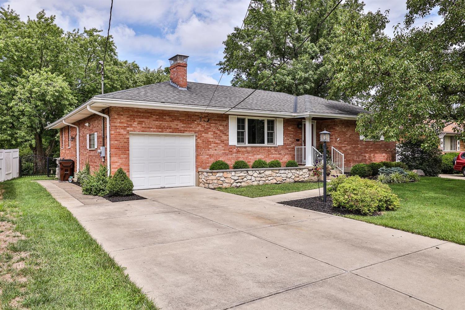 3352 Rocker Drive Cincinnati, OH 45239 - Photo 2 of 38