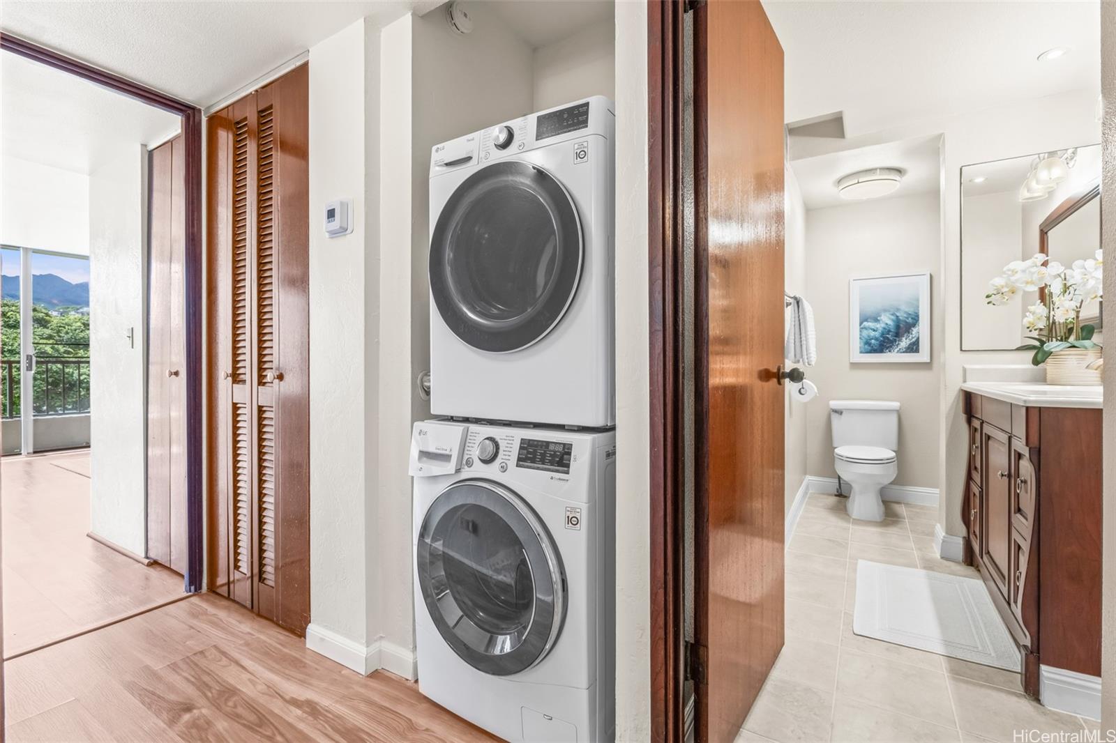 500 Lunalilo Home Road, Unit 22C Honolulu, HI 96825 - Photo 11 of 25 Newer washer dryer and central AC. 2nd bath off living room.