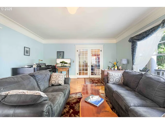 $1,050,000 | 955 South 5th Street, Coos Bay, OR 97420