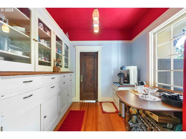 $1,050,000 | 955 South 5th Street, Coos Bay, OR 97420