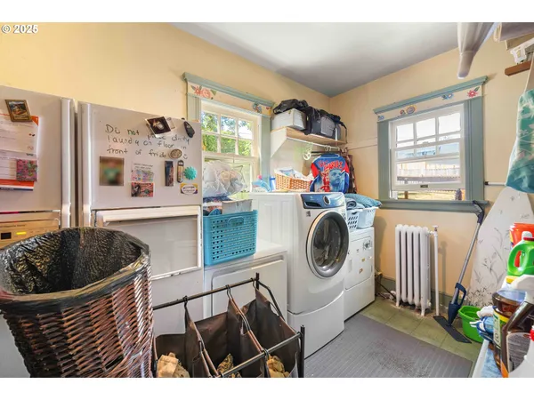 $1,050,000 | 955 South 5th Street, Coos Bay, OR 97420