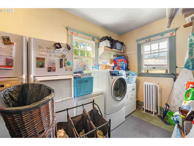 $1,050,000 | 955 South 5th Street, Coos Bay, OR 97420