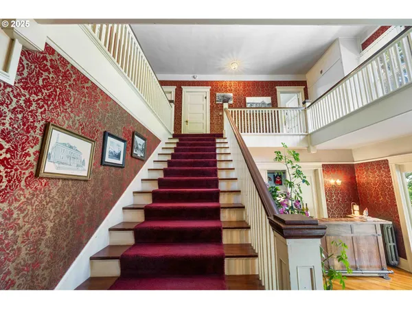 $1,050,000 | 955 South 5th Street, Coos Bay, OR 97420