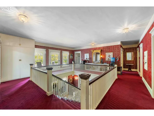 $1,050,000 | 955 South 5th Street, Coos Bay, OR 97420