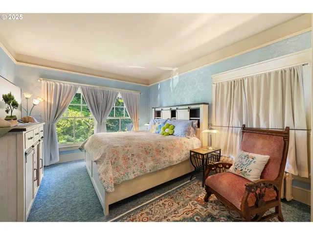 $1,050,000 | 955 South 5th Street, Coos Bay, OR 97420