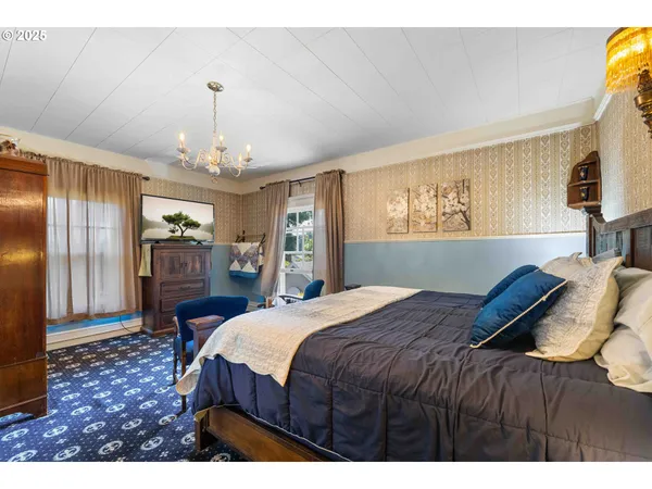 $1,050,000 | 955 South 5th Street, Coos Bay, OR 97420