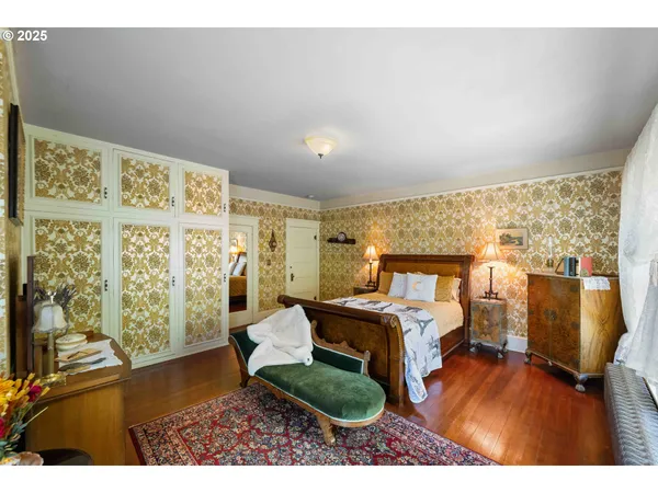 $1,050,000 | 955 South 5th Street, Coos Bay, OR 97420