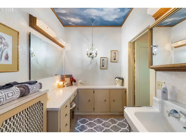 $1,050,000 | 955 South 5th Street, Coos Bay, OR 97420