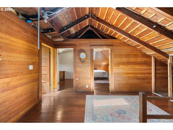 $1,050,000 | 955 South 5th Street, Coos Bay, OR 97420