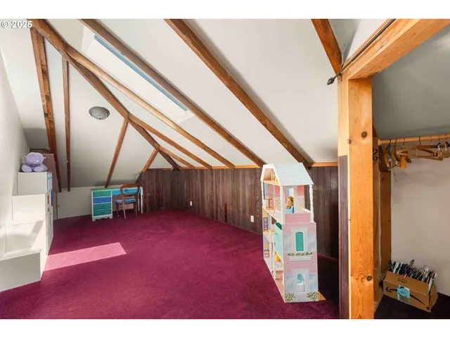 $1,050,000 | 955 South 5th Street, Coos Bay, OR 97420