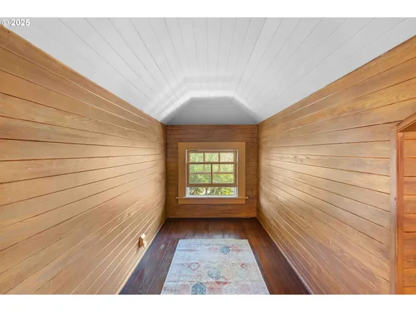 $1,050,000 | 955 South 5th Street, Coos Bay, OR 97420