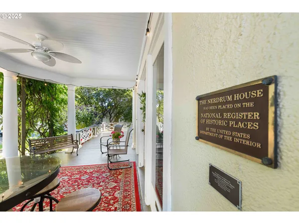 $1,050,000 | 955 South 5th Street, Coos Bay, OR 97420