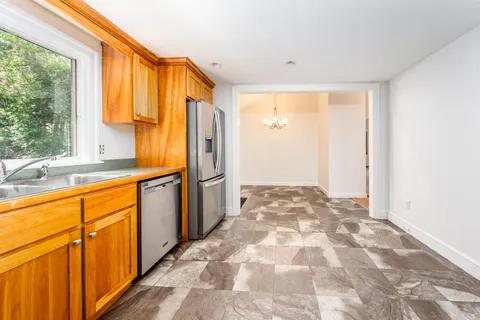 a view of empty room with window