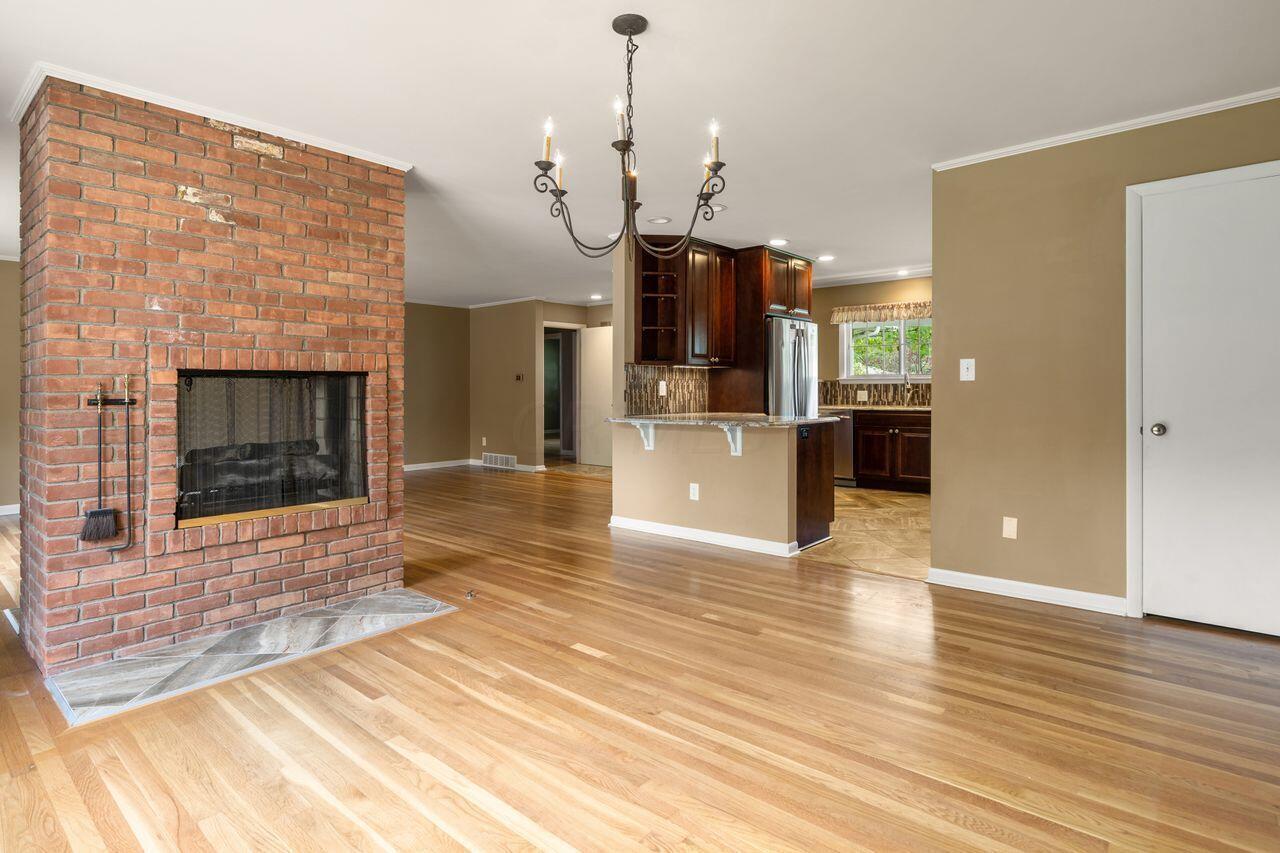 2110 Lytham Road Columbus, OH 43220 - Photo 9 of 39 Dining Room