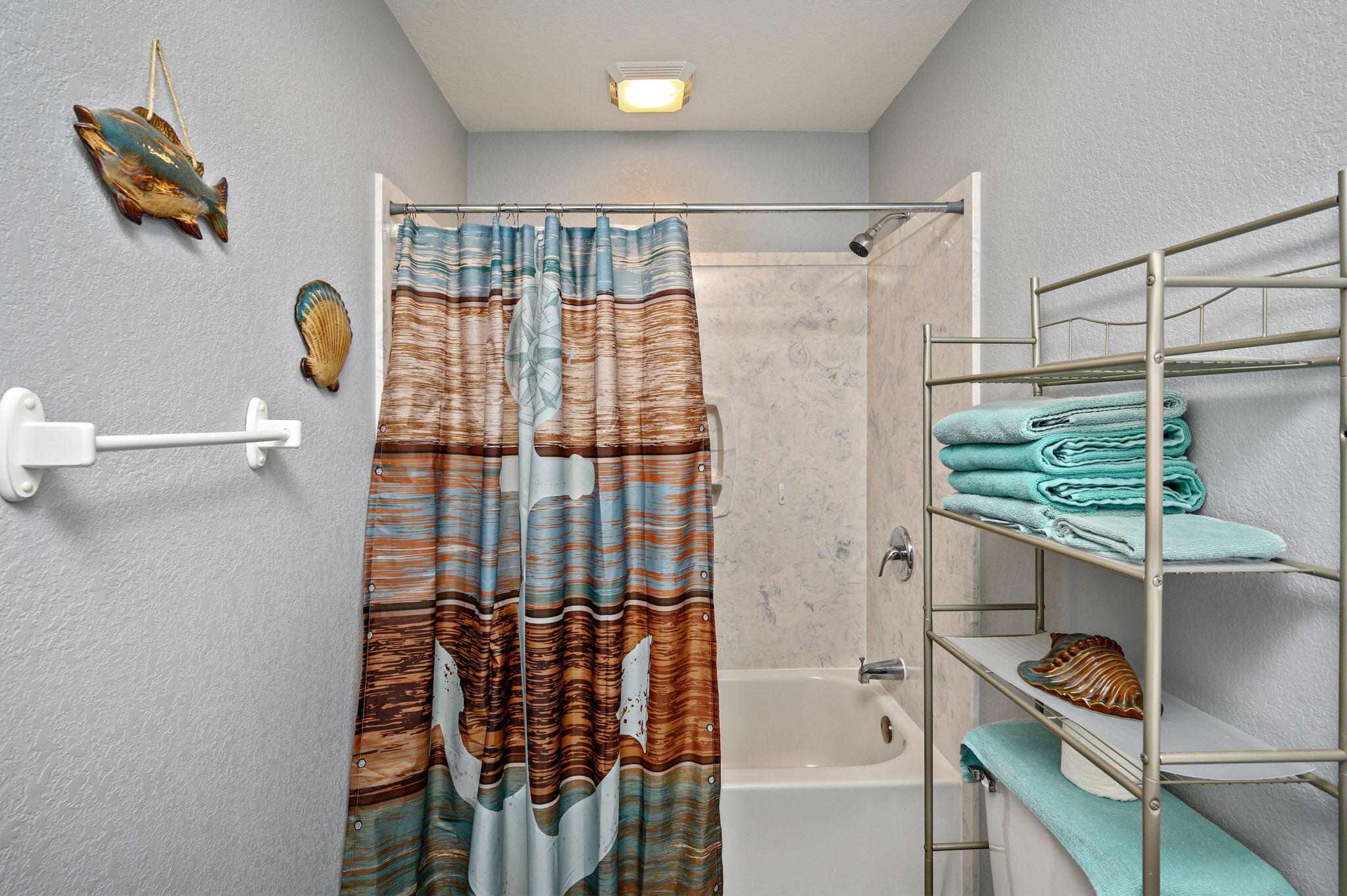 149 Delaware Road DeFuniak Springs, FL 32433 - Photo 27 of 36 a bathroom with a shower