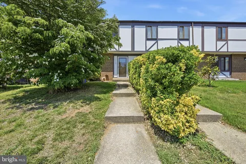 $320,000 | 11709 Ashworth Court, Germantown, MD 20876