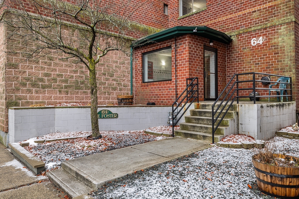 64 Foster Street, Unit 105 Peabody, MA 01960 - Photo 2 of 22