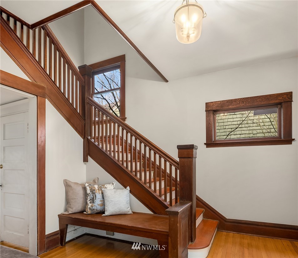 1215 17th Avenue East Seattle, WA 98112 - Photo 2 of 39