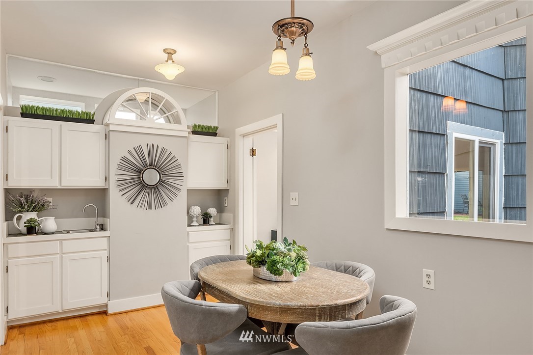 1215 17th Avenue East Seattle, WA 98112 - Photo 12 of 39