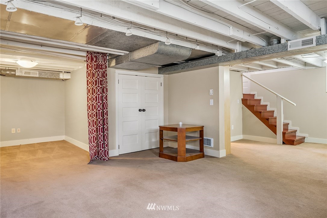 1215 17th Avenue East Seattle, WA 98112 - Photo 32 of 39