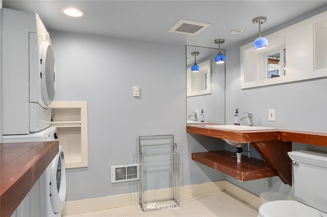 1215 17th Avenue East Seattle, WA 98112 - Photo 33 of 39