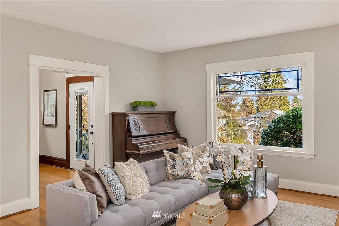 1215 17th Avenue East Seattle, WA 98112 - Photo 8 of 39