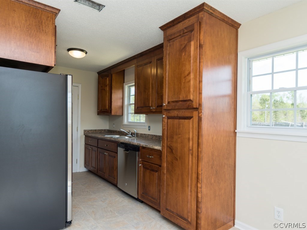 8406 Holdsworth Road Disputanta, VA 23842 - Photo 7 of 19