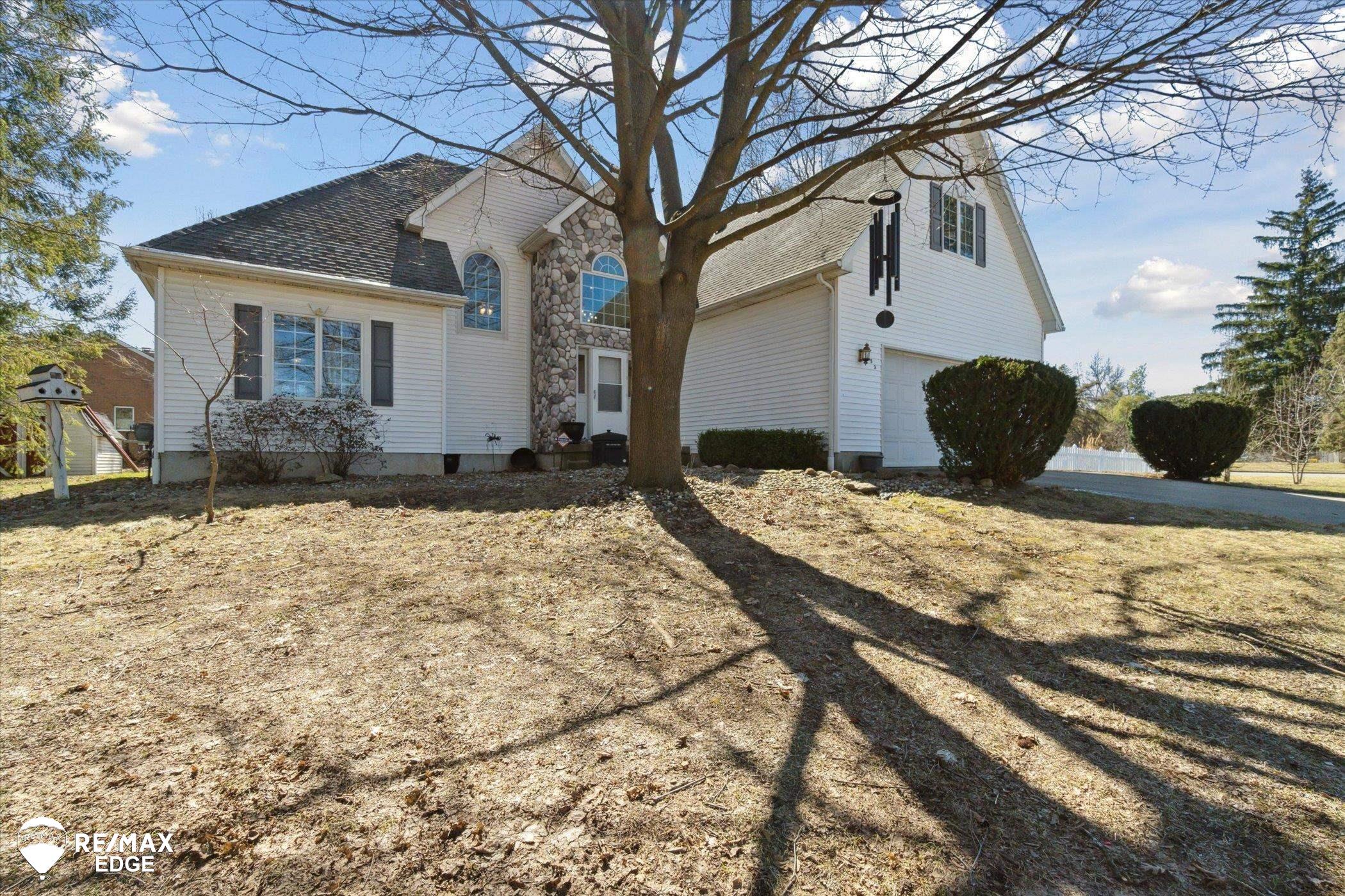 193 Turrill Road Lapeer, MI 48446 - Photo 2 of 49 50168993-0e9e01b0-8b29-4b98-bd0a-7807b3037551.JPG