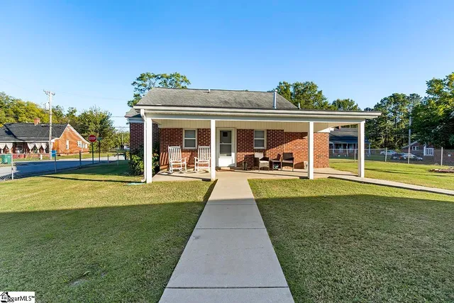 $178,000 | 502 Lowell Avenue, Greenwood, SC 29646