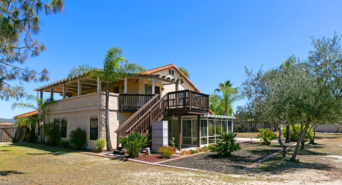 1572 Glacier Road Oceanside, CA 92056 - Photo 3 of 25 Gallery Image 3