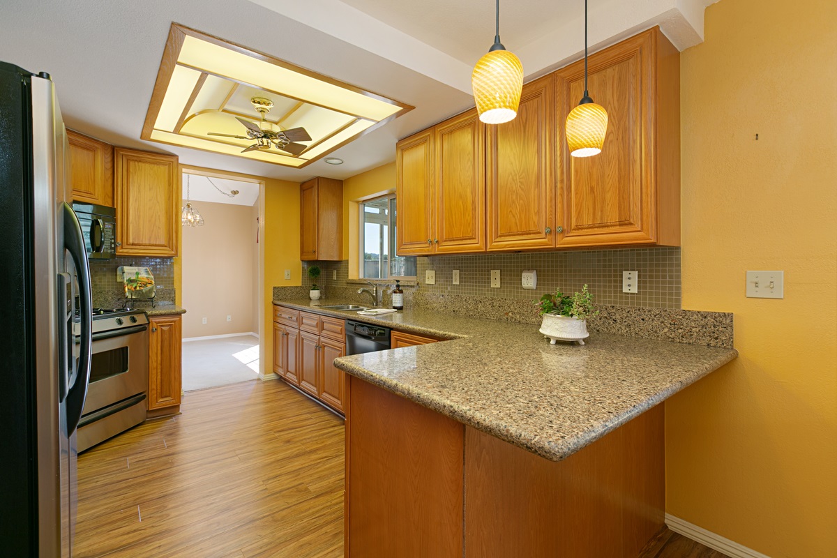 1572 Glacier Road Oceanside, CA 92056 - Photo 8 of 25 Gallery Image 8