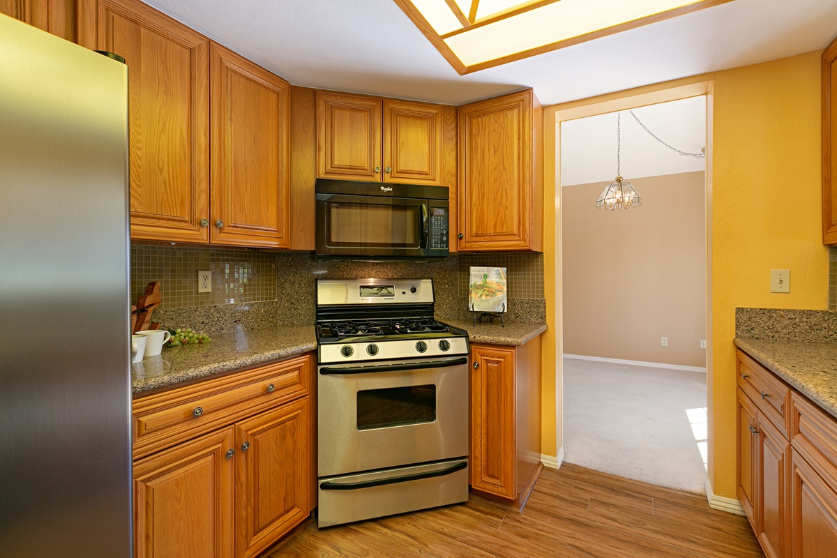 1572 Glacier Road Oceanside, CA 92056 - Photo 9 of 25 Gallery Image 9